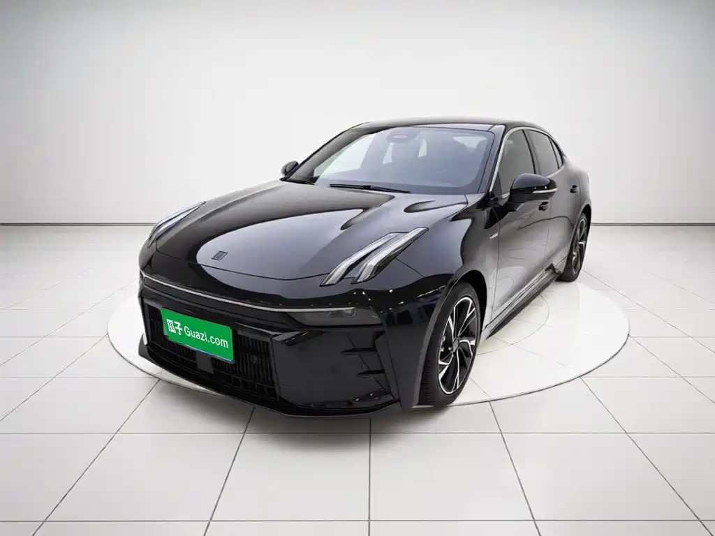 Lynk & Co 03