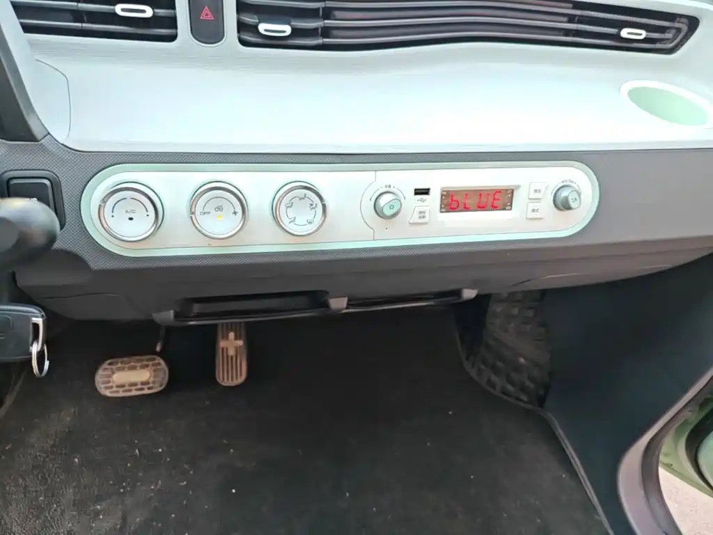 Wuling MINIEV — миниатюра 13