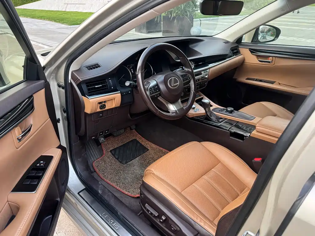 Lexus ES — миниатюра 7