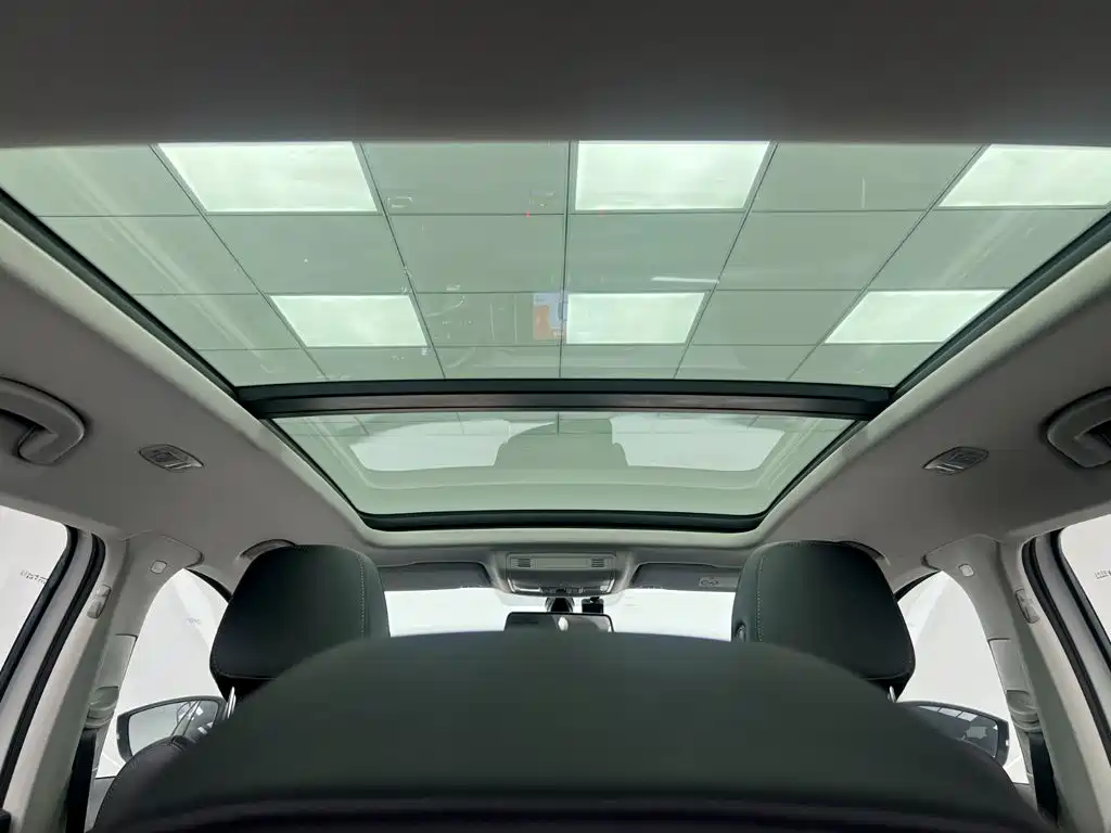Skoda Karoq — миниатюра 18