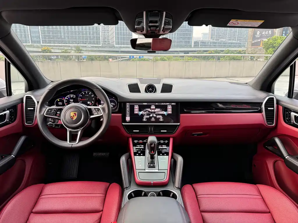 Porsche Cayenne — миниатюра 11