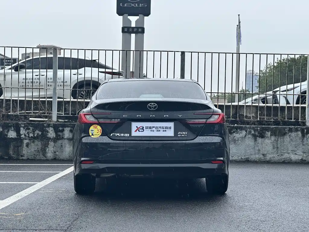 Toyota Camry — миниатюра 15