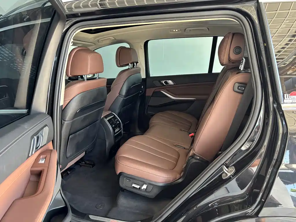 BMW X7 — миниатюра 21