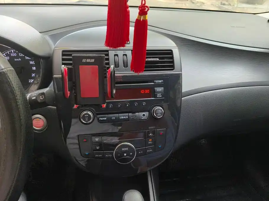 Nissan Tiida — миниатюра 13