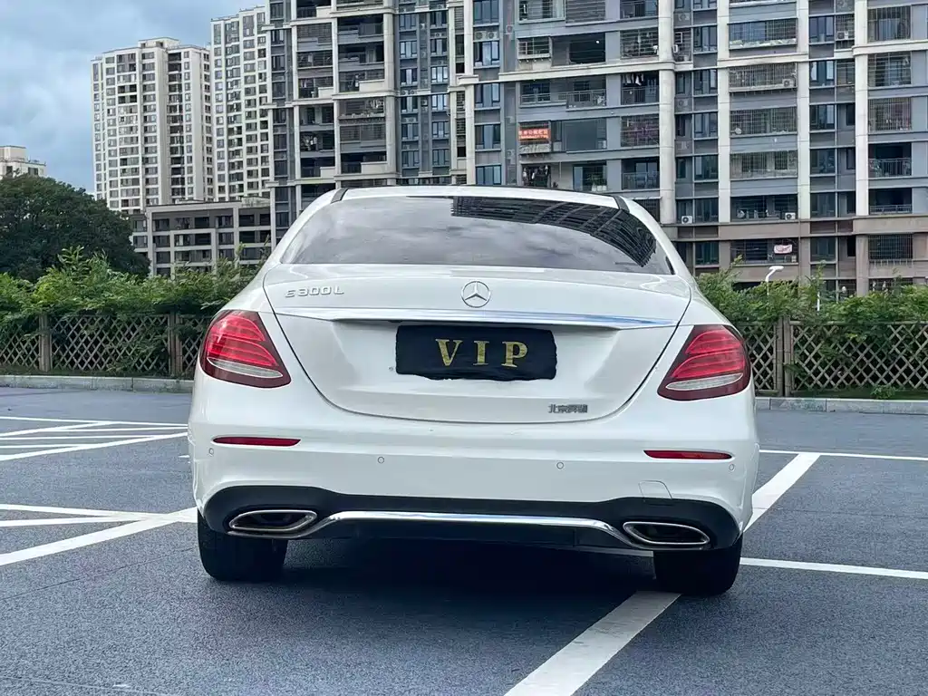 Mercedes-Benz E-Class — миниатюра 4