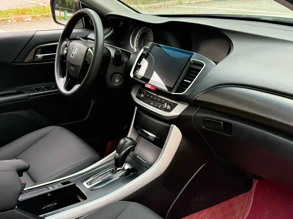 Honda Accord — миниатюра 8