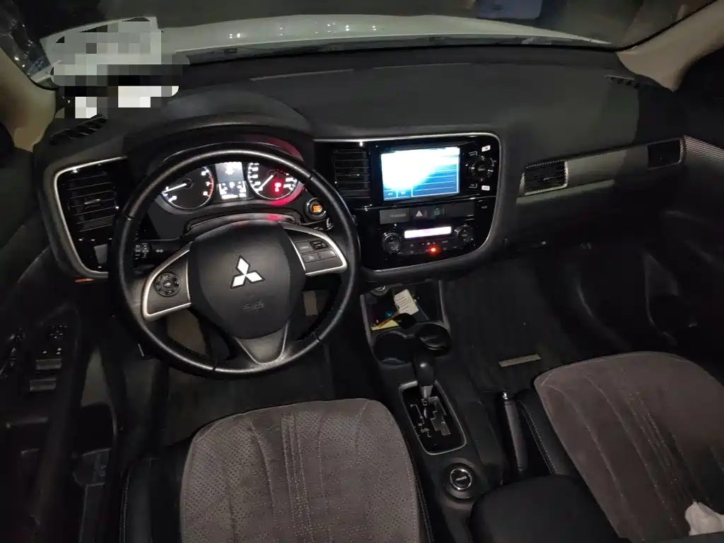 Mitsubishi Outlander (Import) — миниатюра 10