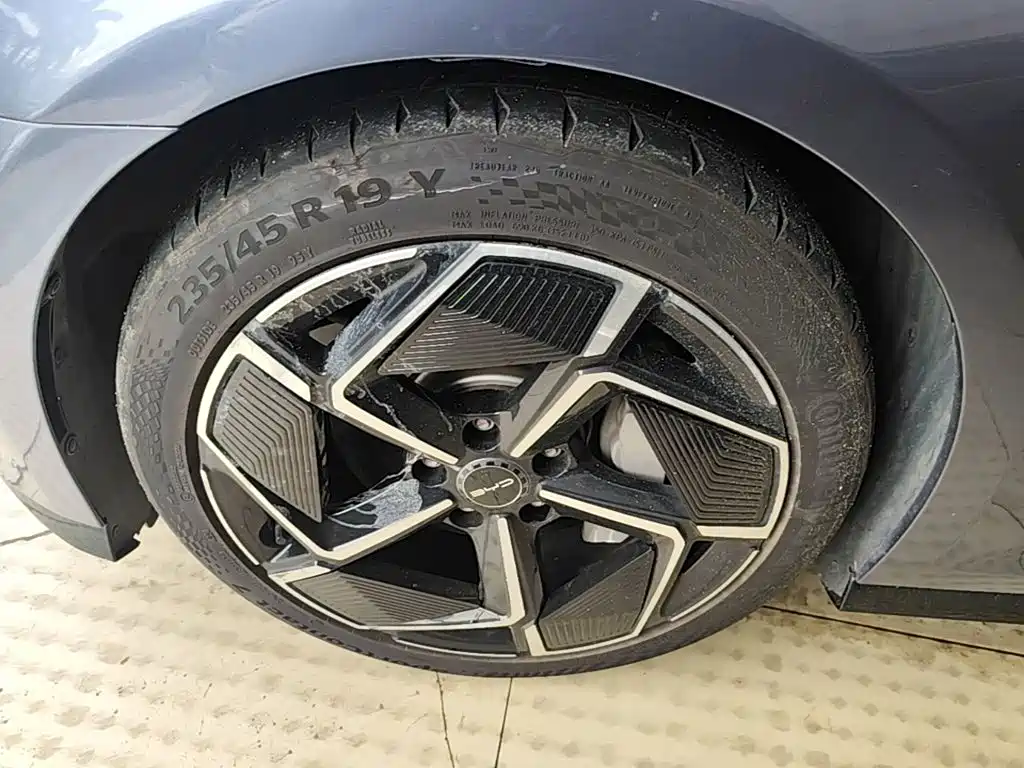 BYD Seal — миниатюра 23