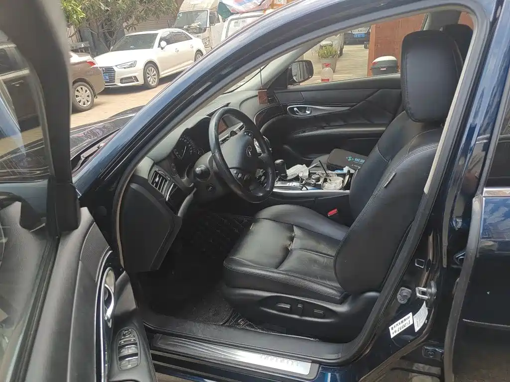 Infiniti Q70 — миниатюра 14