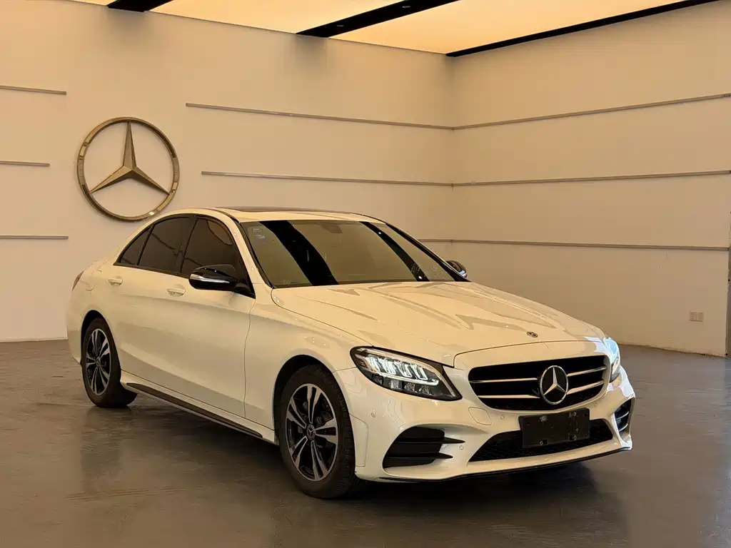 Mercedes-Benz C-Class — миниатюра 3