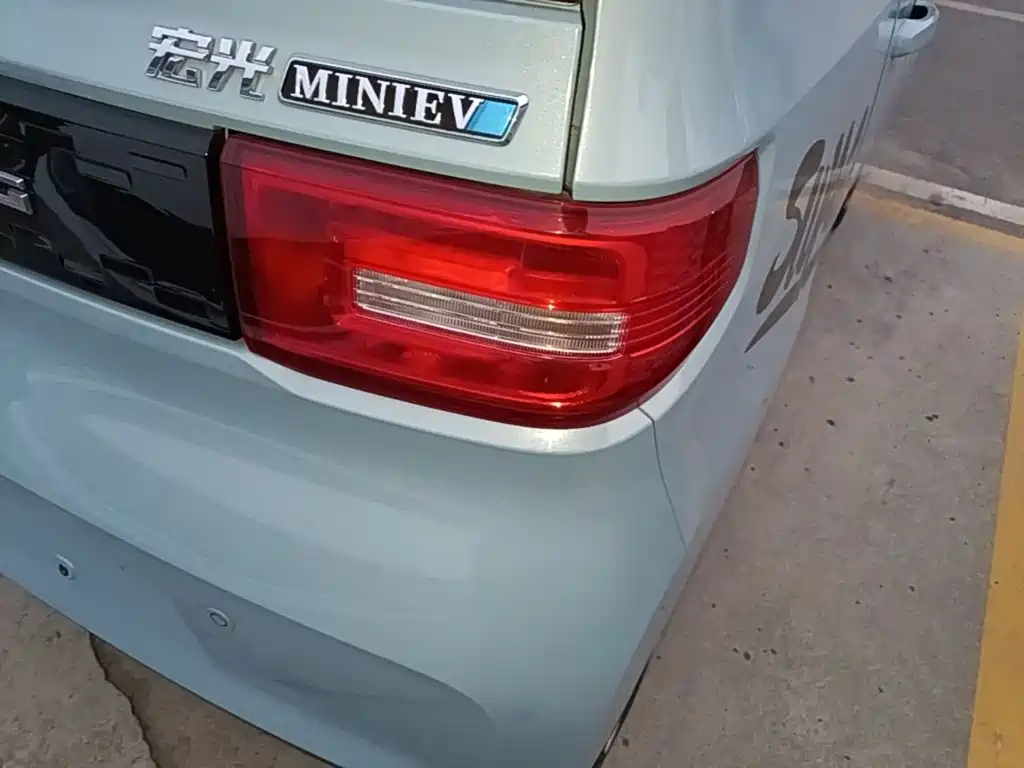 Wuling MINIEV — миниатюра 8