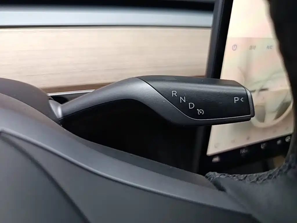 Tesla Model 3 — миниатюра 14