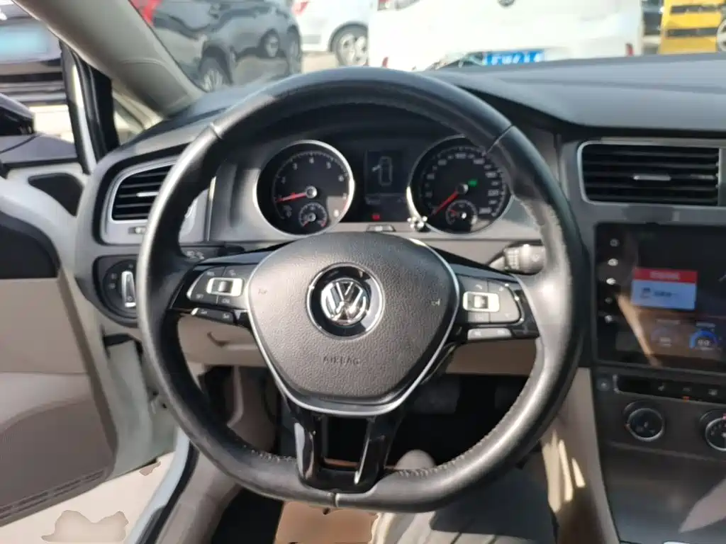 Volkswagen Golf — миниатюра 11