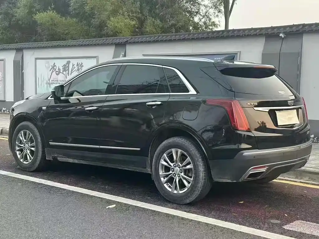 CADILLAC XT5