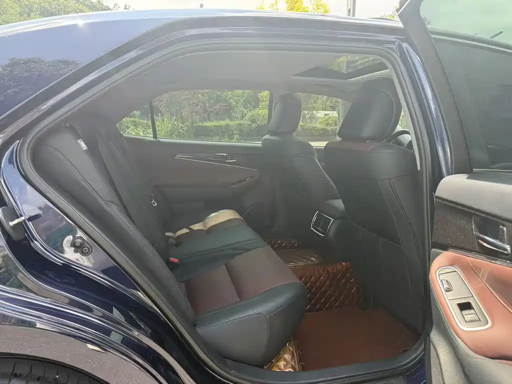 Toyota Crown 2018 2.0T Sport