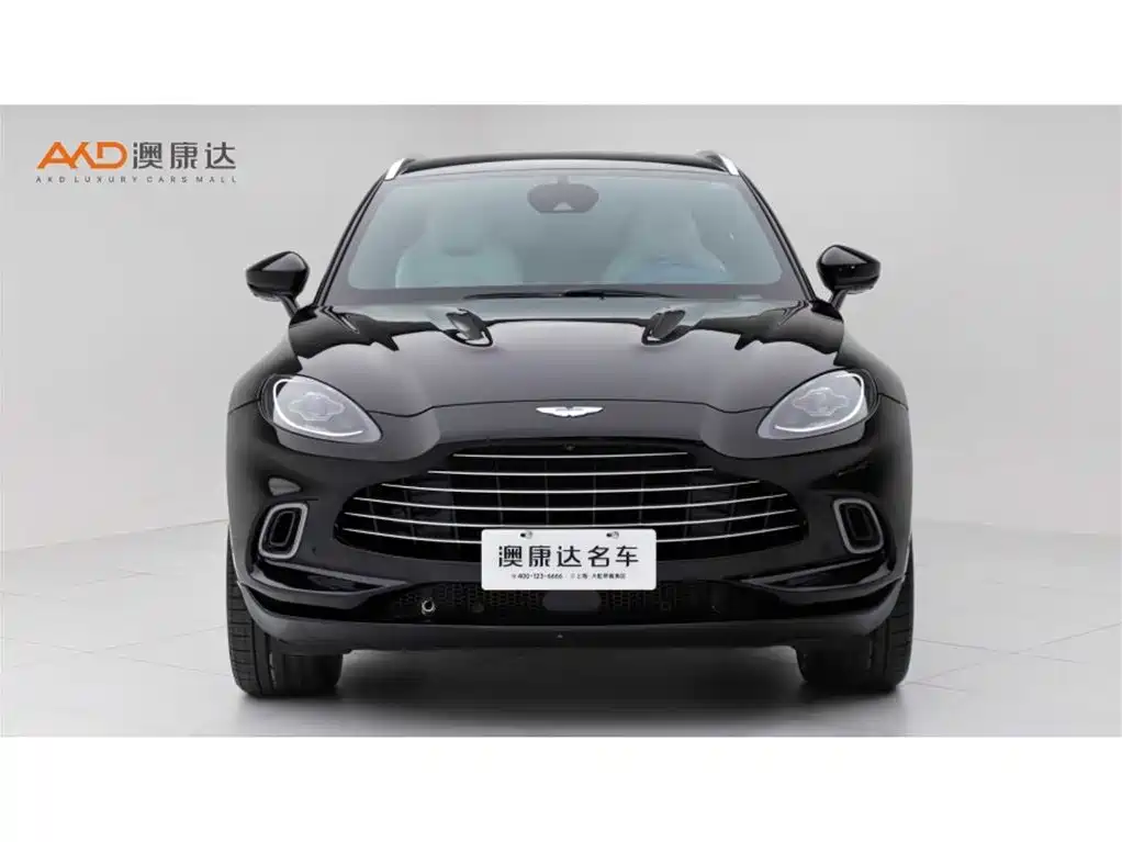 ASTON MARTIN DBX
