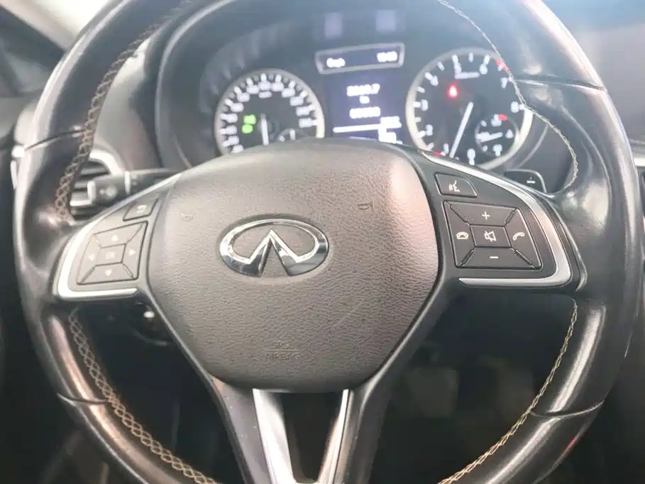 Infiniti QX30 — миниатюра 6