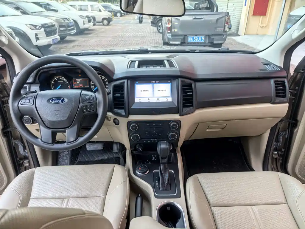 Ford Everest — миниатюра 9