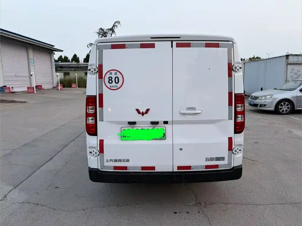 Wuling Yangguang — миниатюра 5