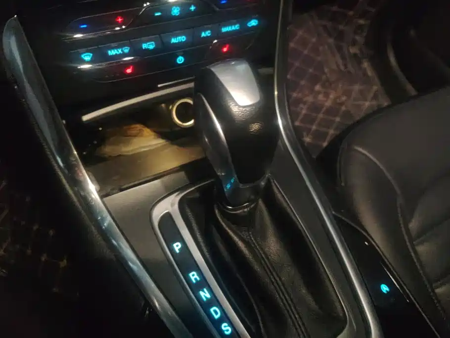 Ford Edge — миниатюра 16