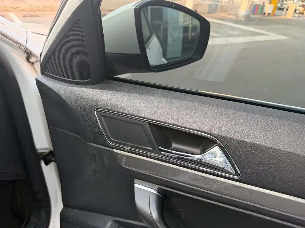 Volkswagen Lavida — миниатюра 13