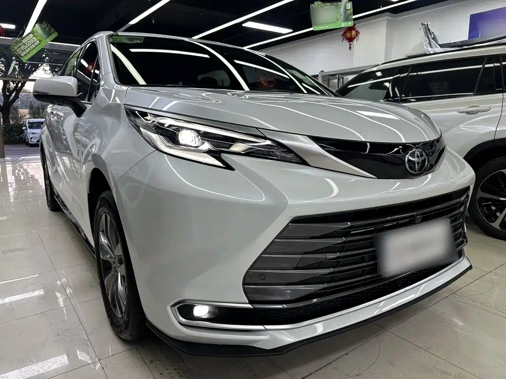 Toyota Sienna — миниатюра 10