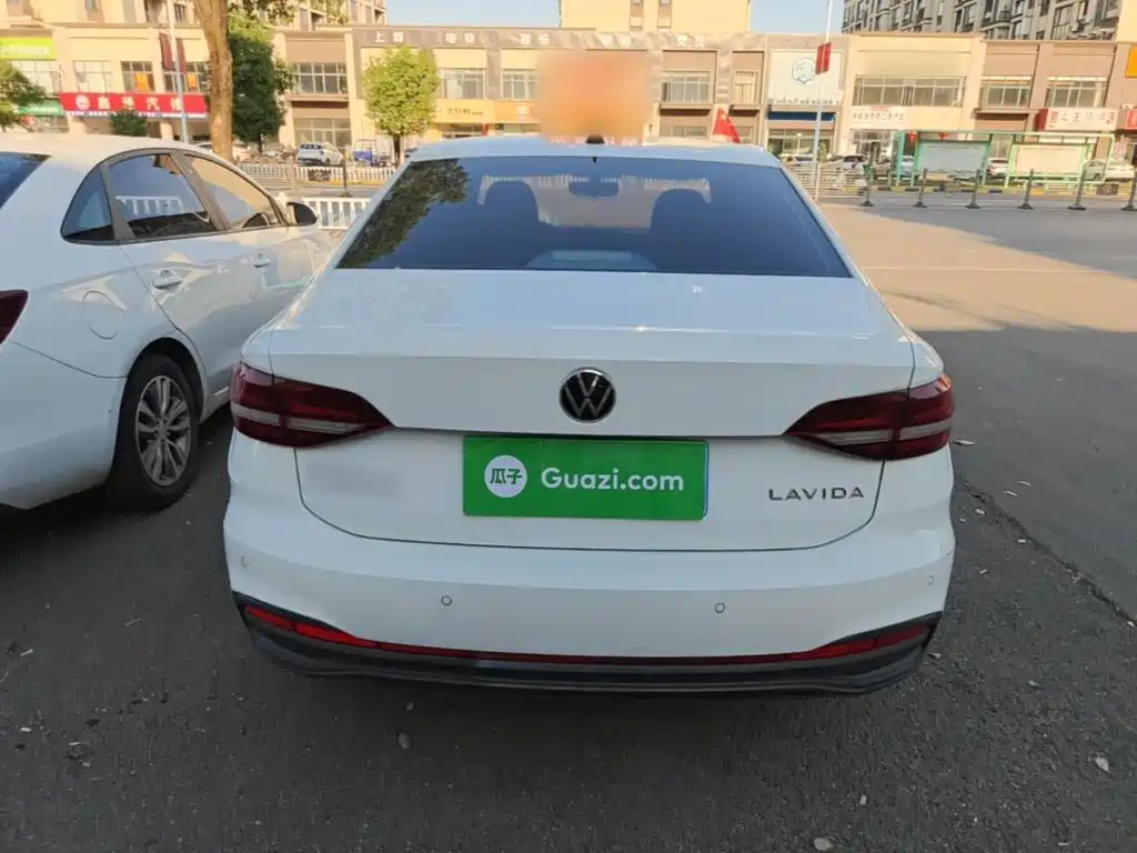 Volkswagen Lavida — миниатюра 6