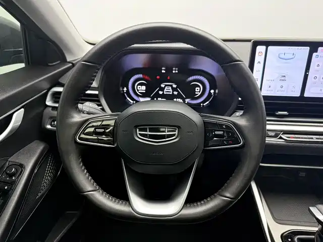 Geely Emgrand 2023 4 Champion 1.5L CVT Luxury