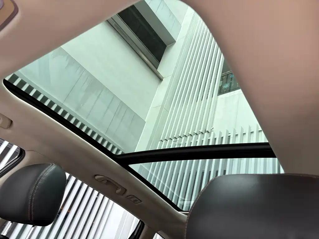 Geely Vision X6 — миниатюра 11