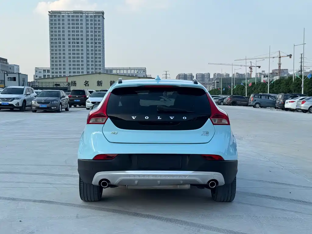Volvo V40 — миниатюра 6