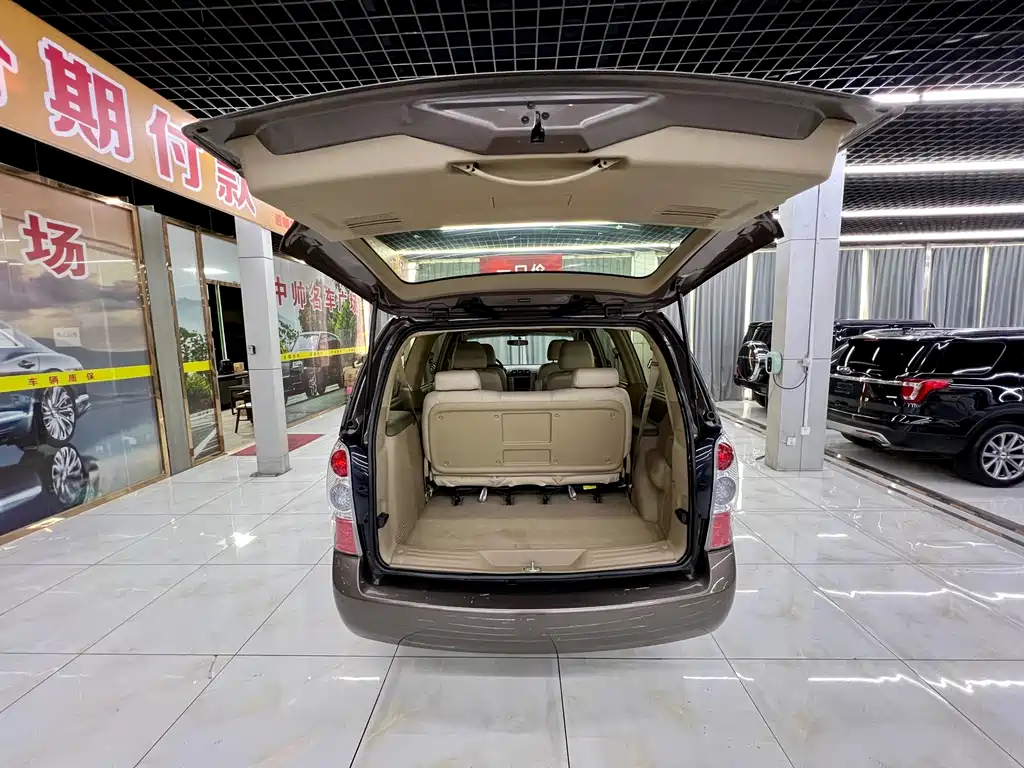 Buick GL8 — миниатюра 8