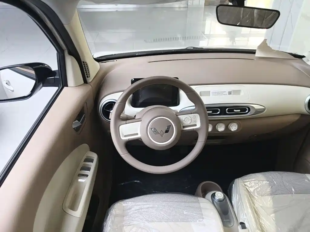 Wuling MINIEV — миниатюра 11