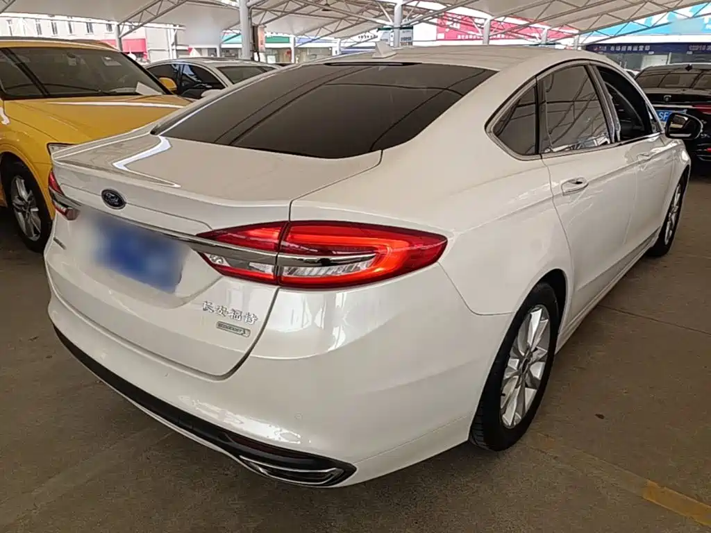 Ford Mondeo — миниатюра 7