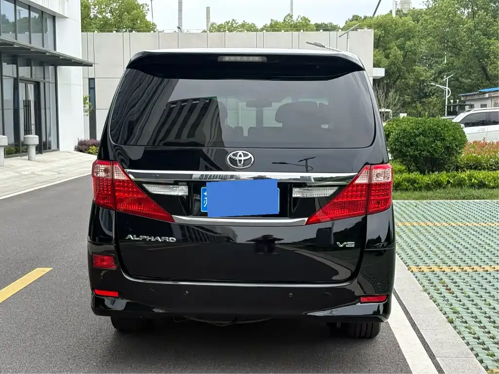 Toyota Alphard 2012 3.5L Luxury