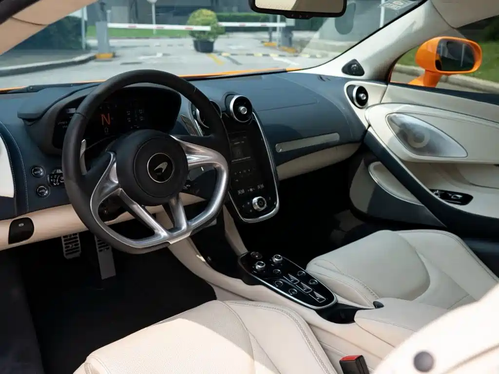 McLaren GT — миниатюра 9