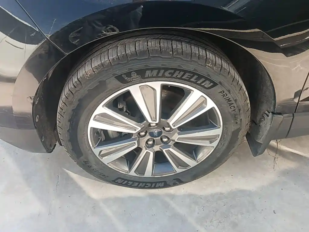 Ford Edge — миниатюра 23