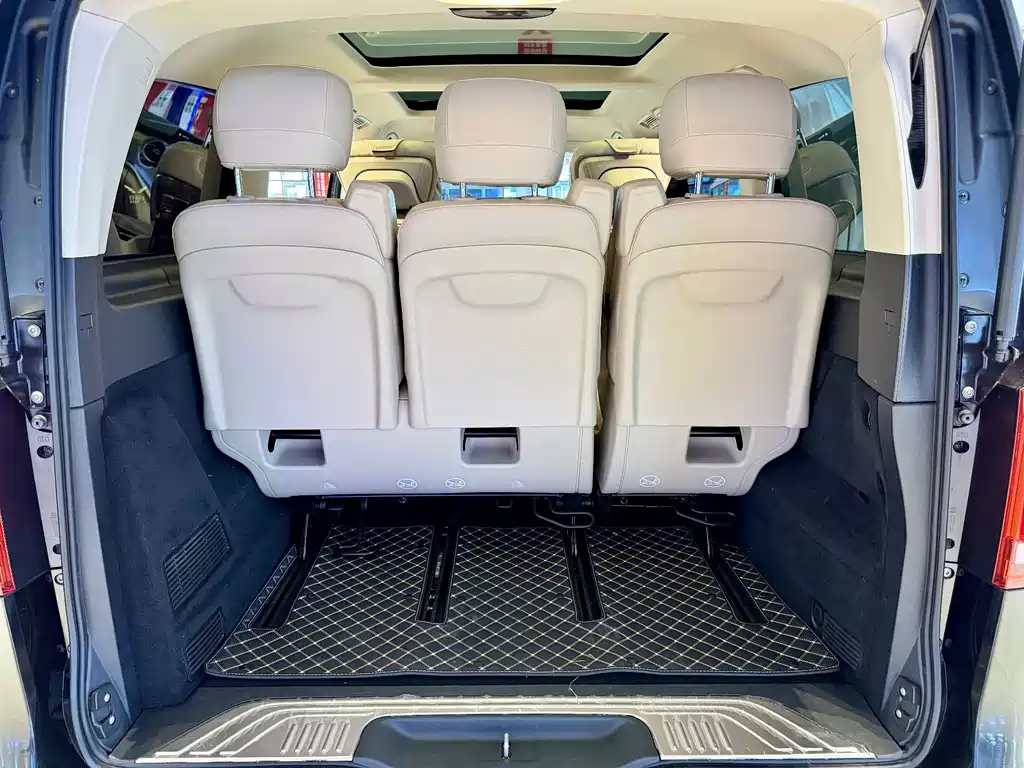 Mercedes-Benz V-Class — миниатюра 17