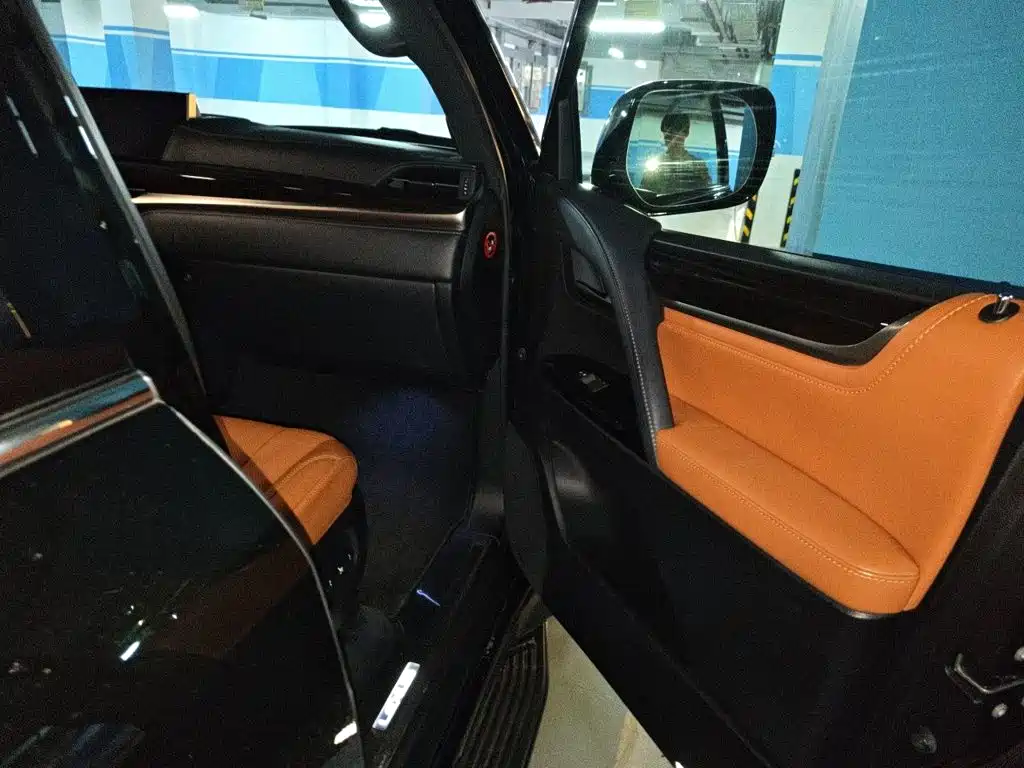Lexus LX — миниатюра 20