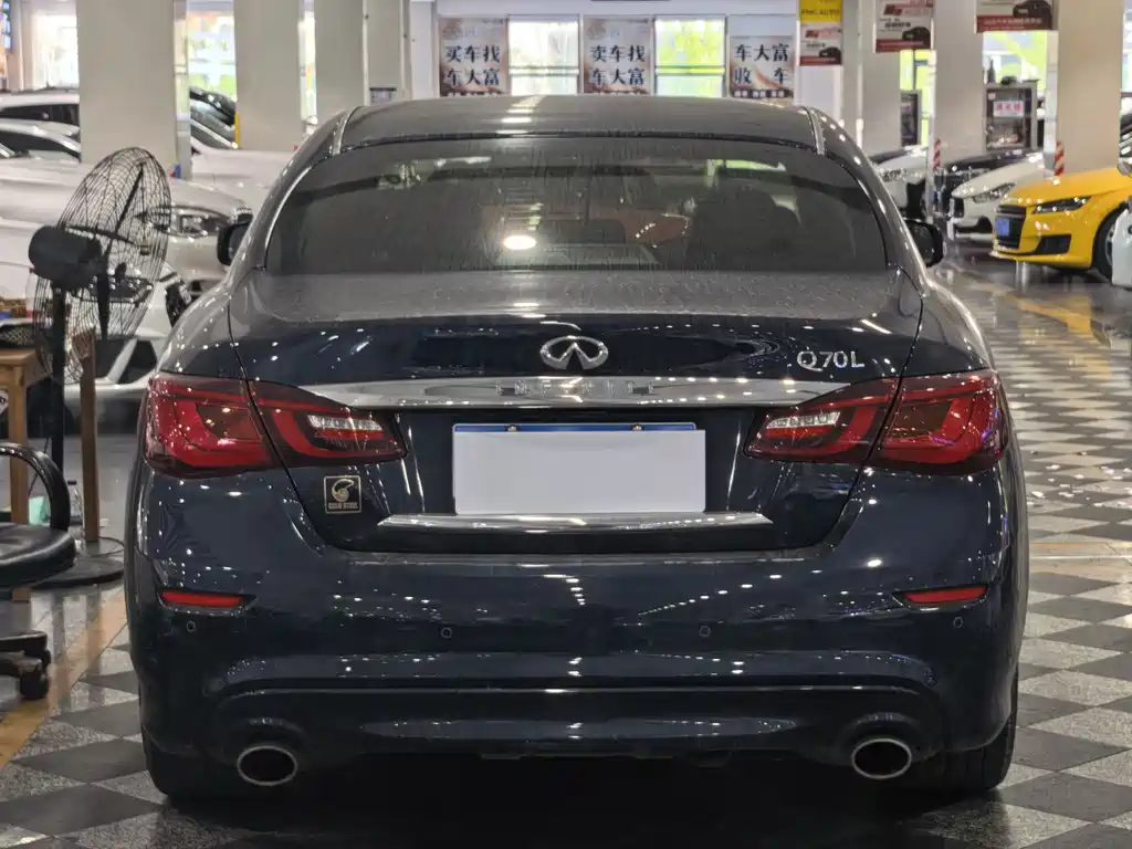 Infiniti Q70 — миниатюра 4