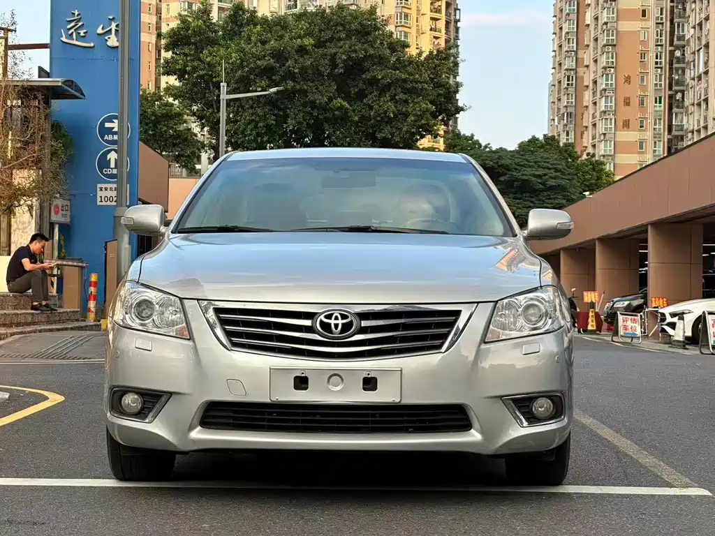 Toyota Camry — миниатюра 2