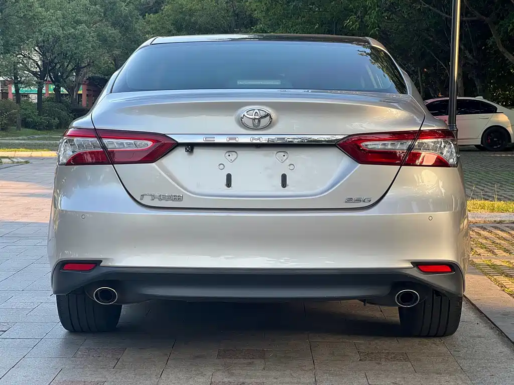 Toyota Camry — миниатюра 23