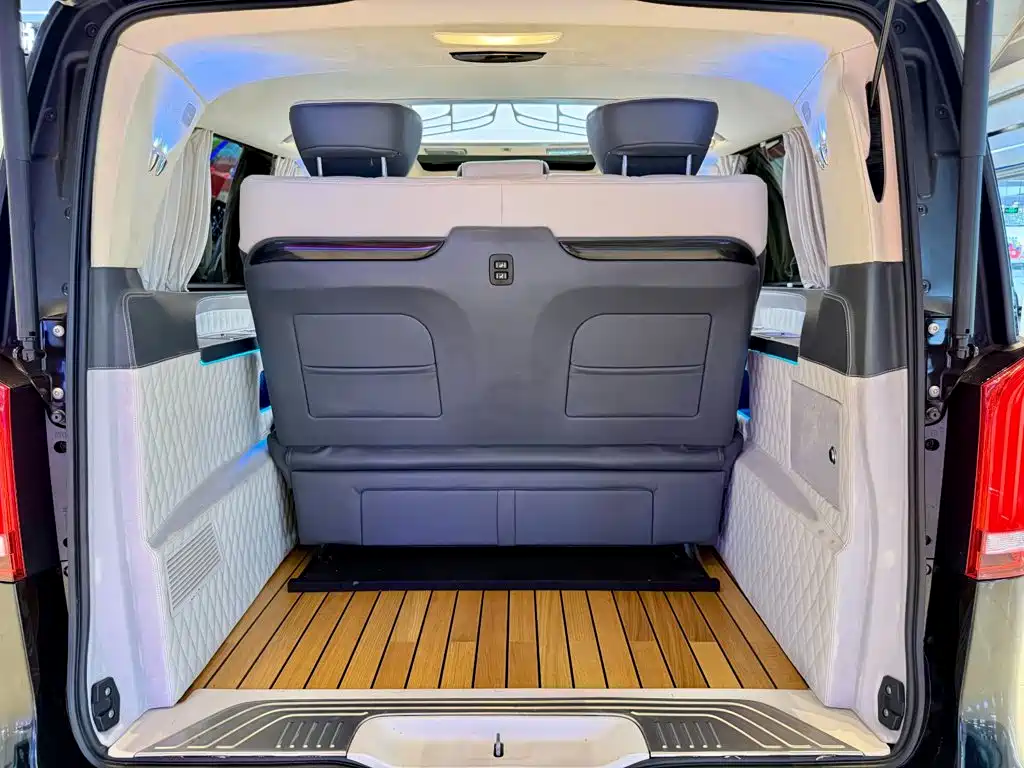 Mercedes-Benz V-Class — миниатюра 23