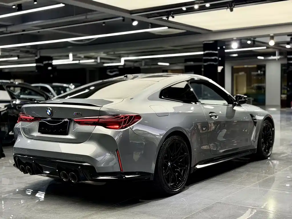 BMW M4 2024 M4
