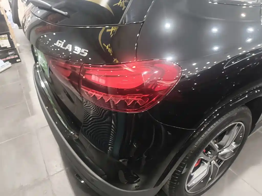 Mercedes-Benz GLA AMG — миниатюра 8