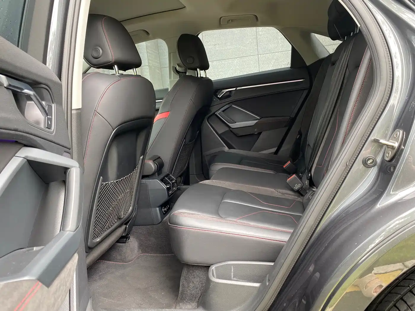 Audi Q3 Sportback 2024 Silver/gray из Китая, фото 5
