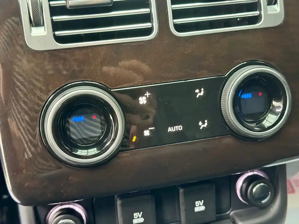 Land Rover Range Rover — миниатюра 15