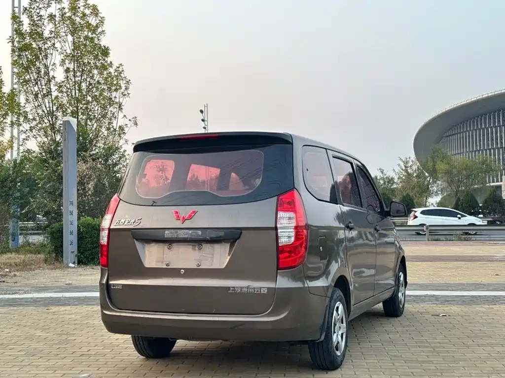 Wuling Hongguang — миниатюра 4