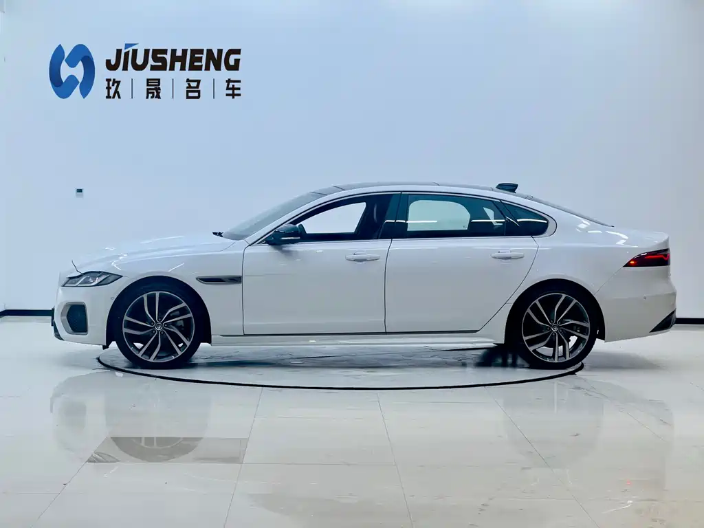 Jaguar XFL 2024 2.0T P300 Flagship Sport