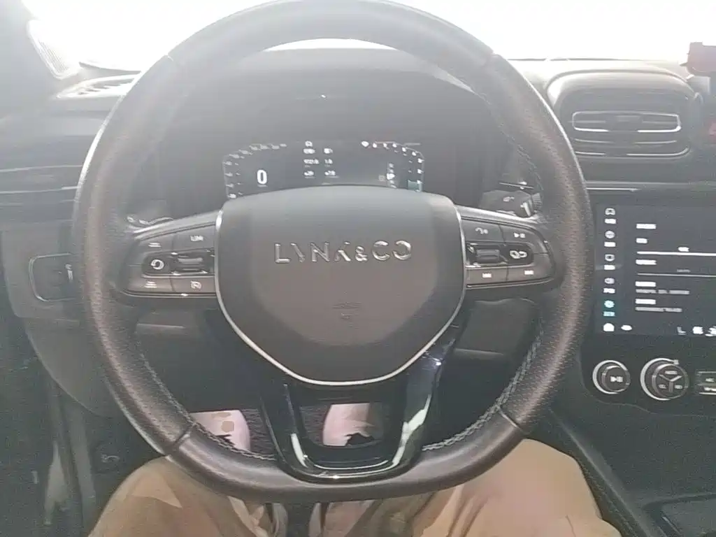 Lynk & Co 03 — миниатюра 11