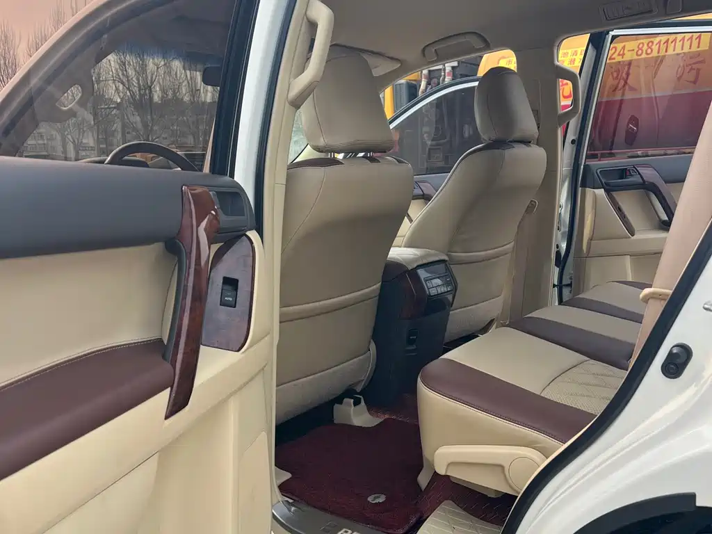 Toyota Land Cruiser Prado 2014 2.7L AT Luxury